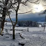 Tatil Evi Adam Z Widokiem Na Gory Lasowka