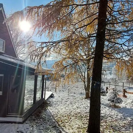 Adam Z Widokiem Na Góry Lasówka