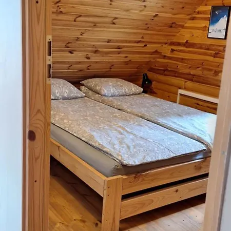 Adam Z Widokiem Na Gory Lasowka