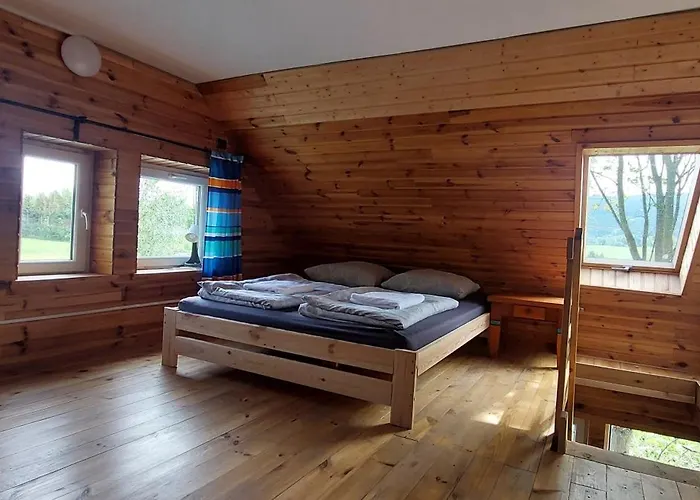 Adam Z Widokiem Na Gory Lasowka * بستشستا كلودزكا